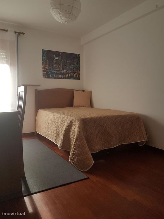 735034 - Quarto com cama de solteiro em...