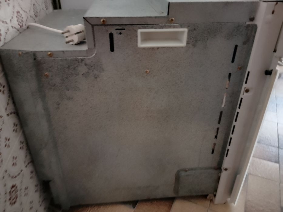 Forno Bosch elétrico para peças.