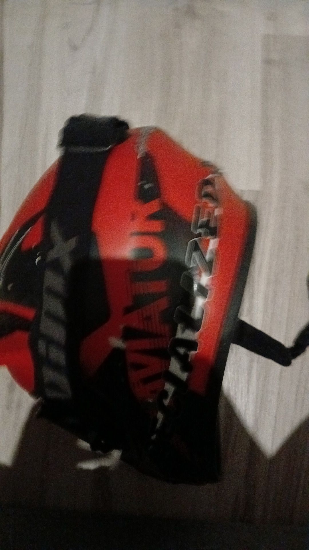 Sprzedam kask na crossa