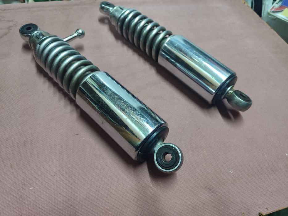 Амортизатори на Иж Планета Спорт.
