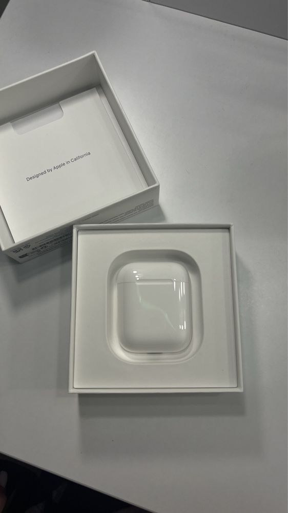 Навушники AirPods