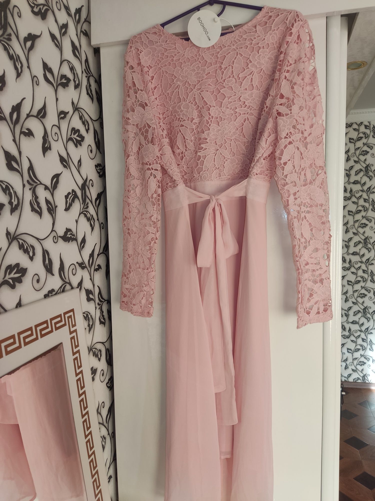 Розовое пудровое платье миди bohoo occasion с кружевом l-2XL вечернее