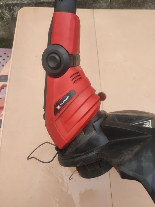 Máquina de cortar relva com fio elétrico