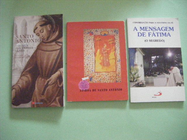 Livros: Papa Francisco/ João Paulo II/ Stº António/ Deus etc