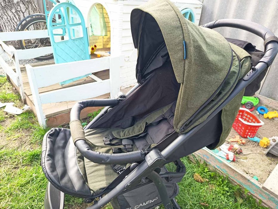 Прогулочная детская коляска