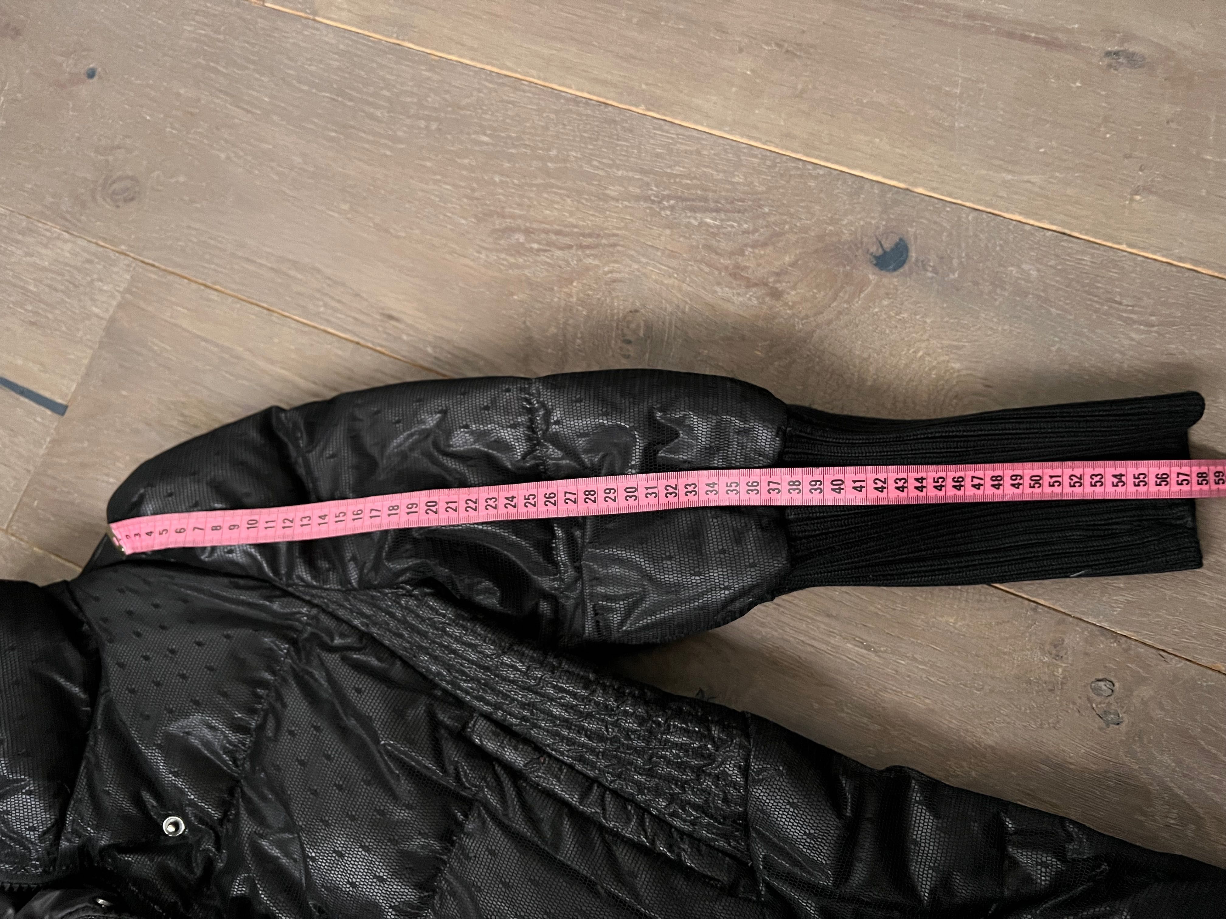 Продам пуховик RedValentino