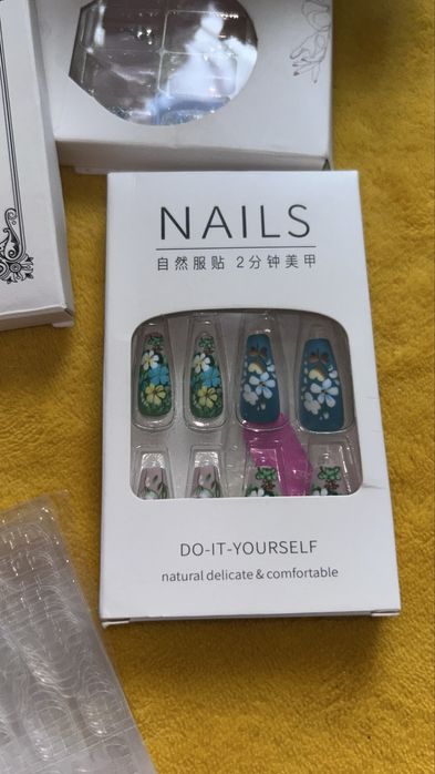 Press on nails sztuxzne paznokcie 9 opakowań + naklejki French
