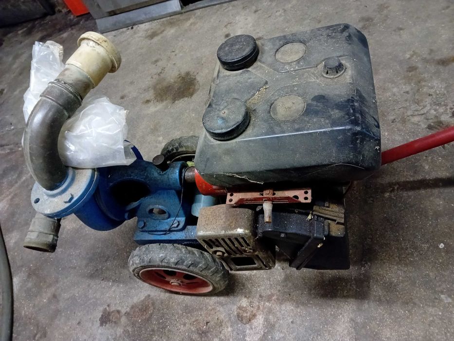 Moto bomba gasolina c/ carrinho