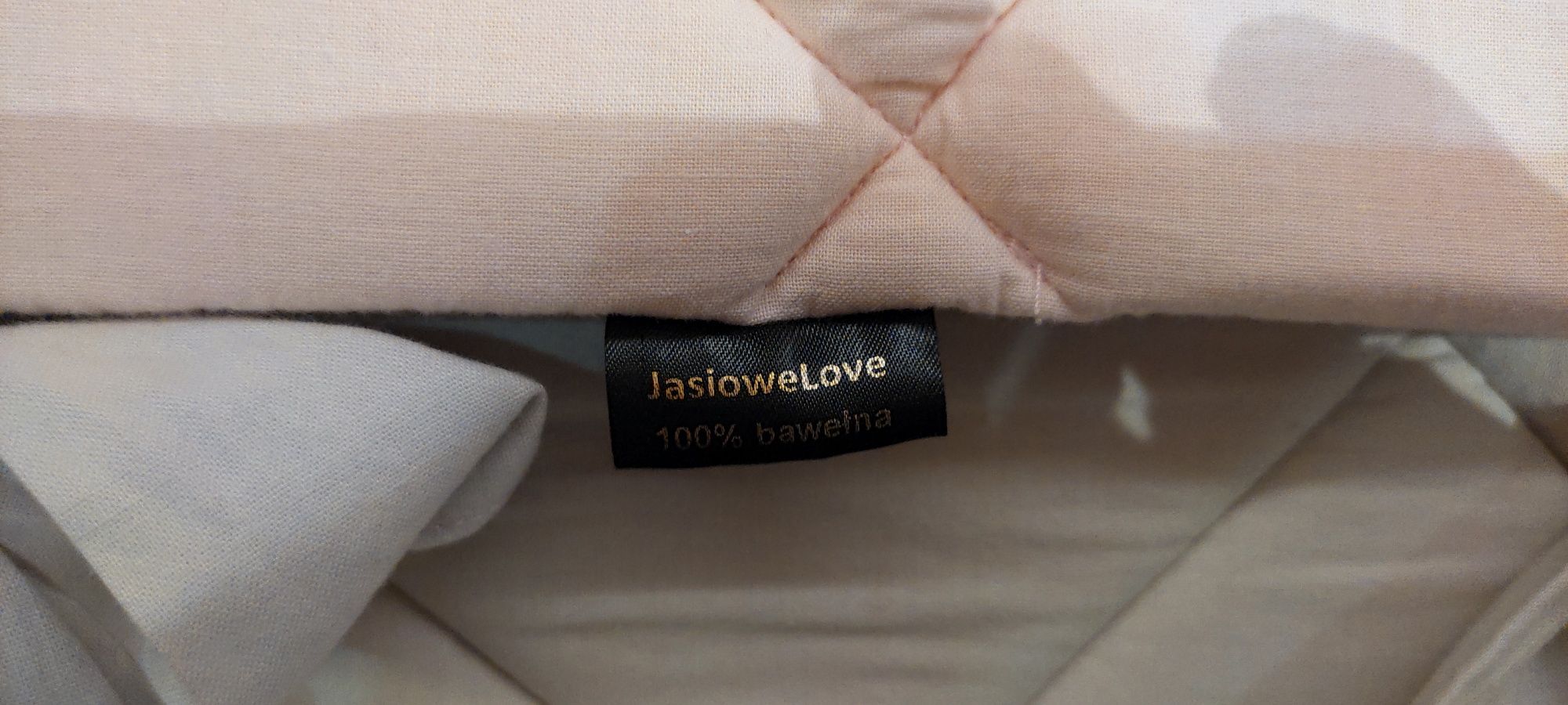 Pikowany ochraniacz do łóżeczka Jasiowe Love róż szary 180cm + GRATIS