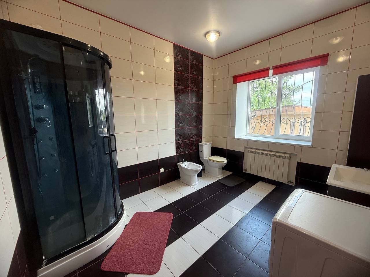 Продам дом в лесу. Песчанка . 223м2