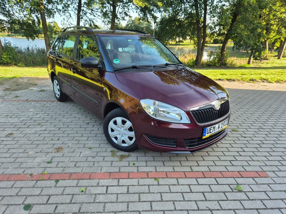 Skoda Fabia 1.2 Benz 2010r.Książka Klima Isofix Relingi Śliczny Kolorl