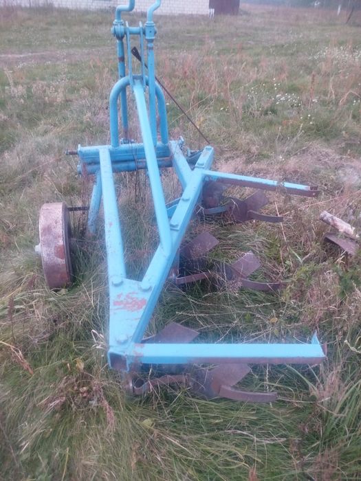 Продам плуг 3 по 25