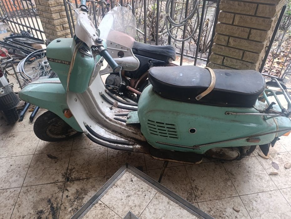 Продам мотороллер Вятка Электрон