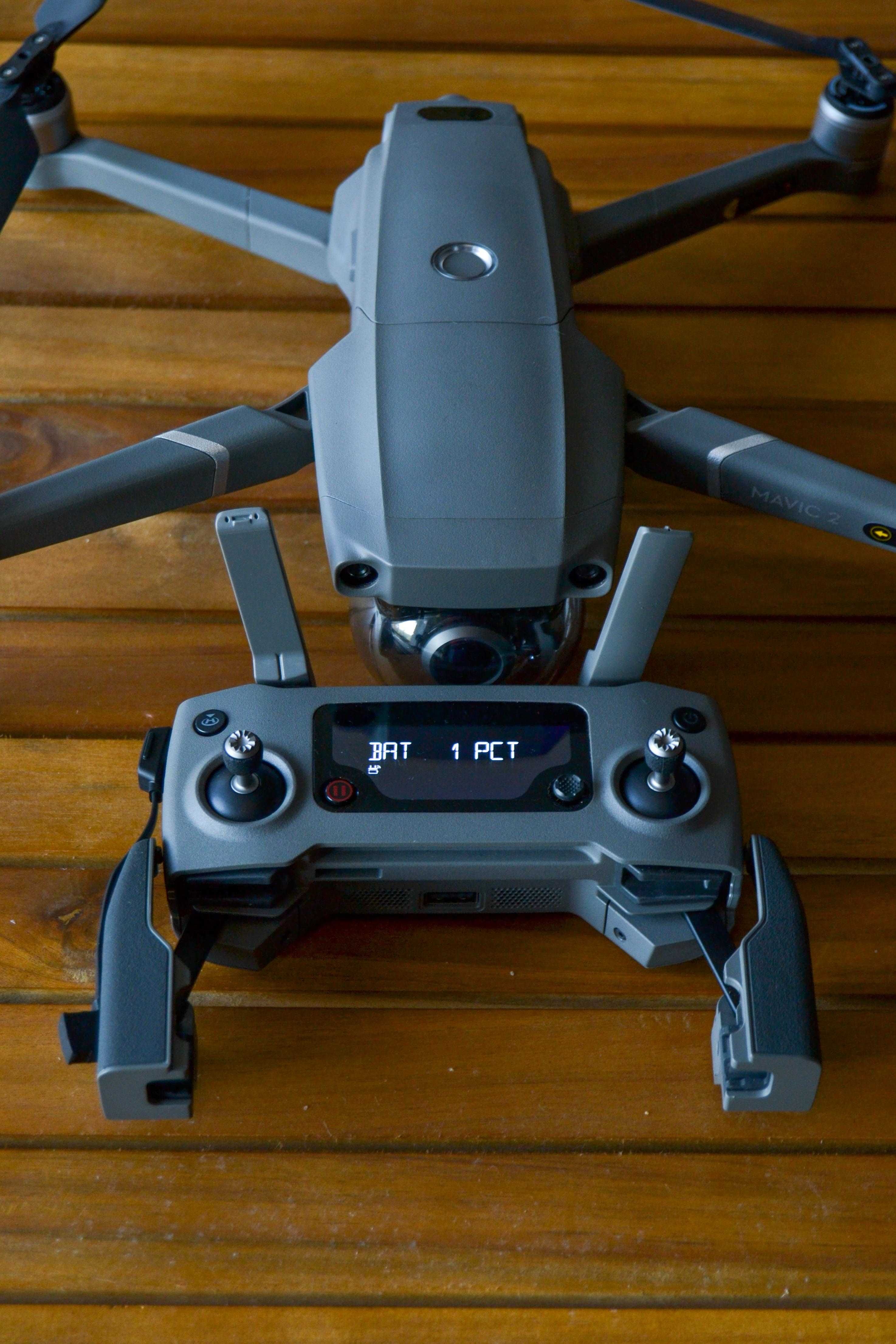 Drone DJI Mavic 2 Zoom (4K-Autonomia: Até 30 min - Preto) com Comando