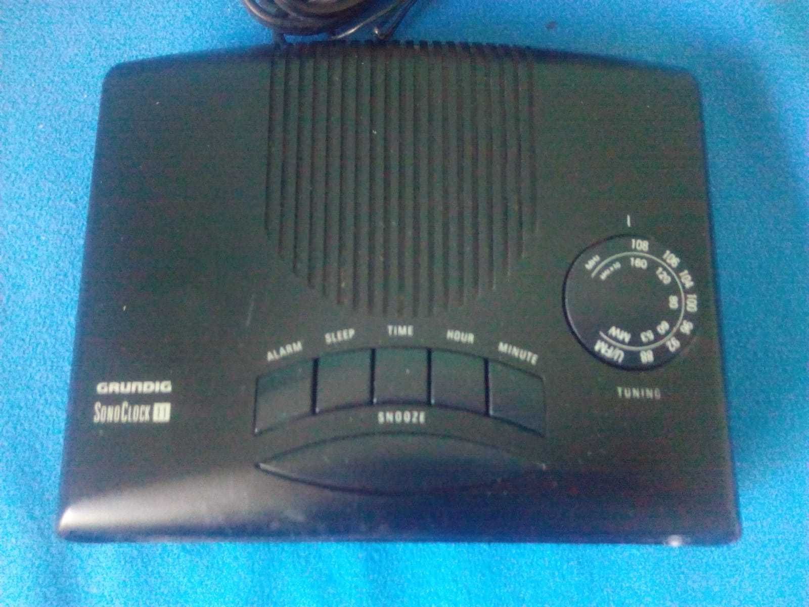 Grundig SonoClock 11 радио АМ-FM/часы/будильник
