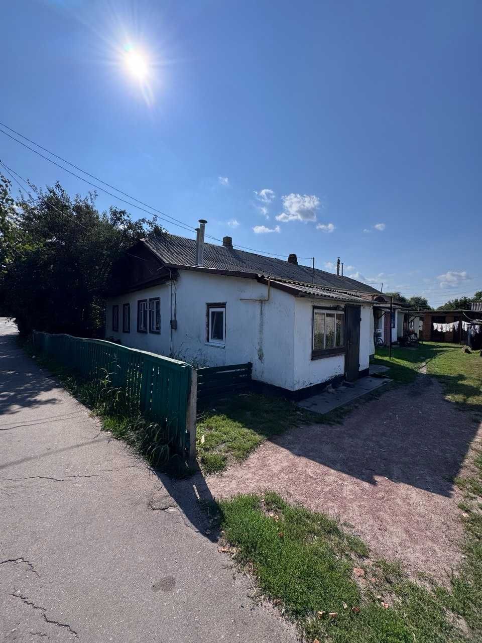 №:22304 - Комерційне приміщення в центрі смт Черняхів, 53 м²