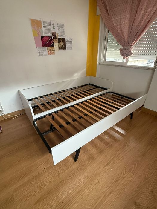 Cama 80×190 múltipla  semi nova bem conservada  e já tem os colchões