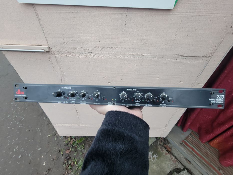 Кросовер DBX223 mono-stereo