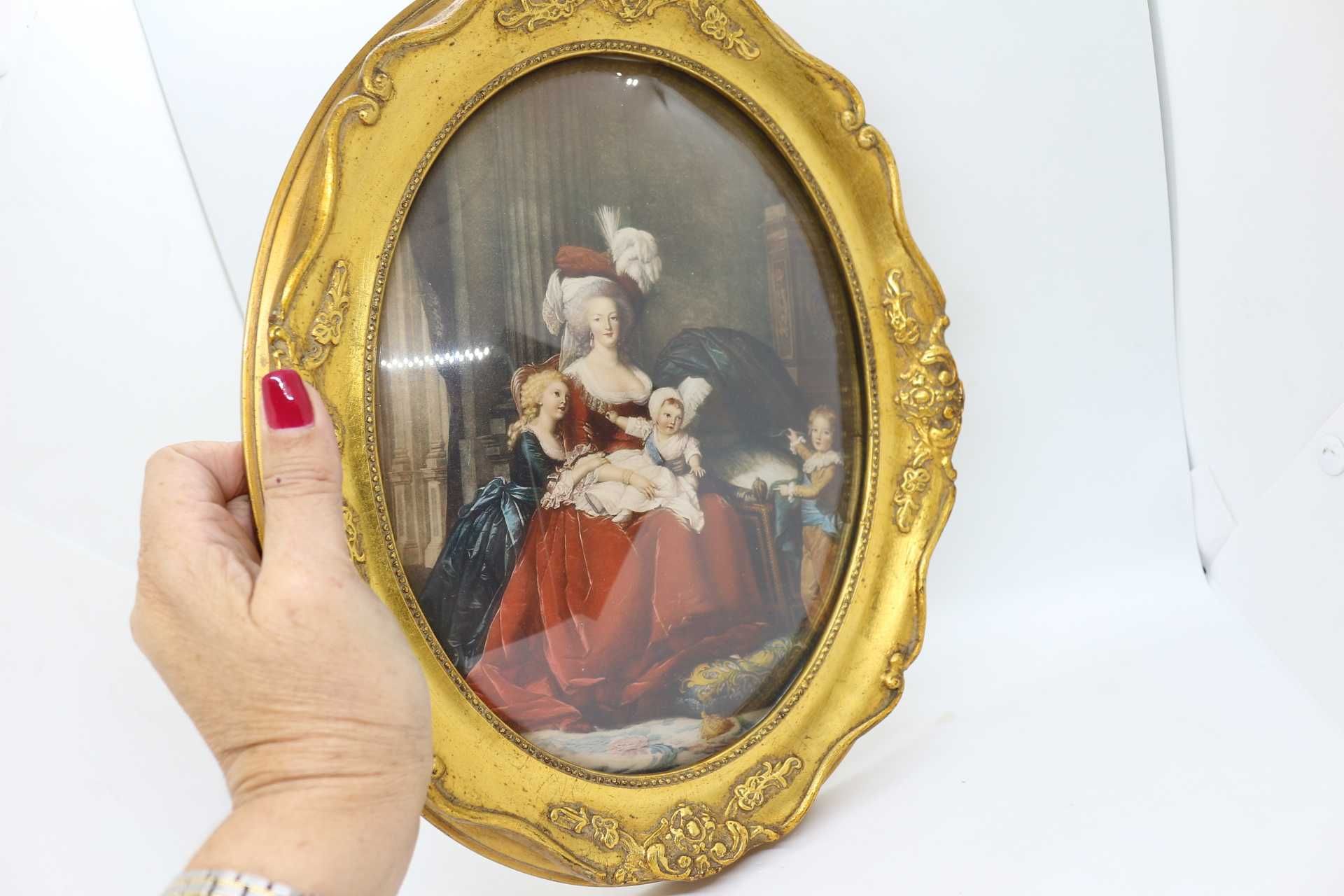 Quadro Oval Retrato Rainha Marie Antoinette e filhos Moldura dourada