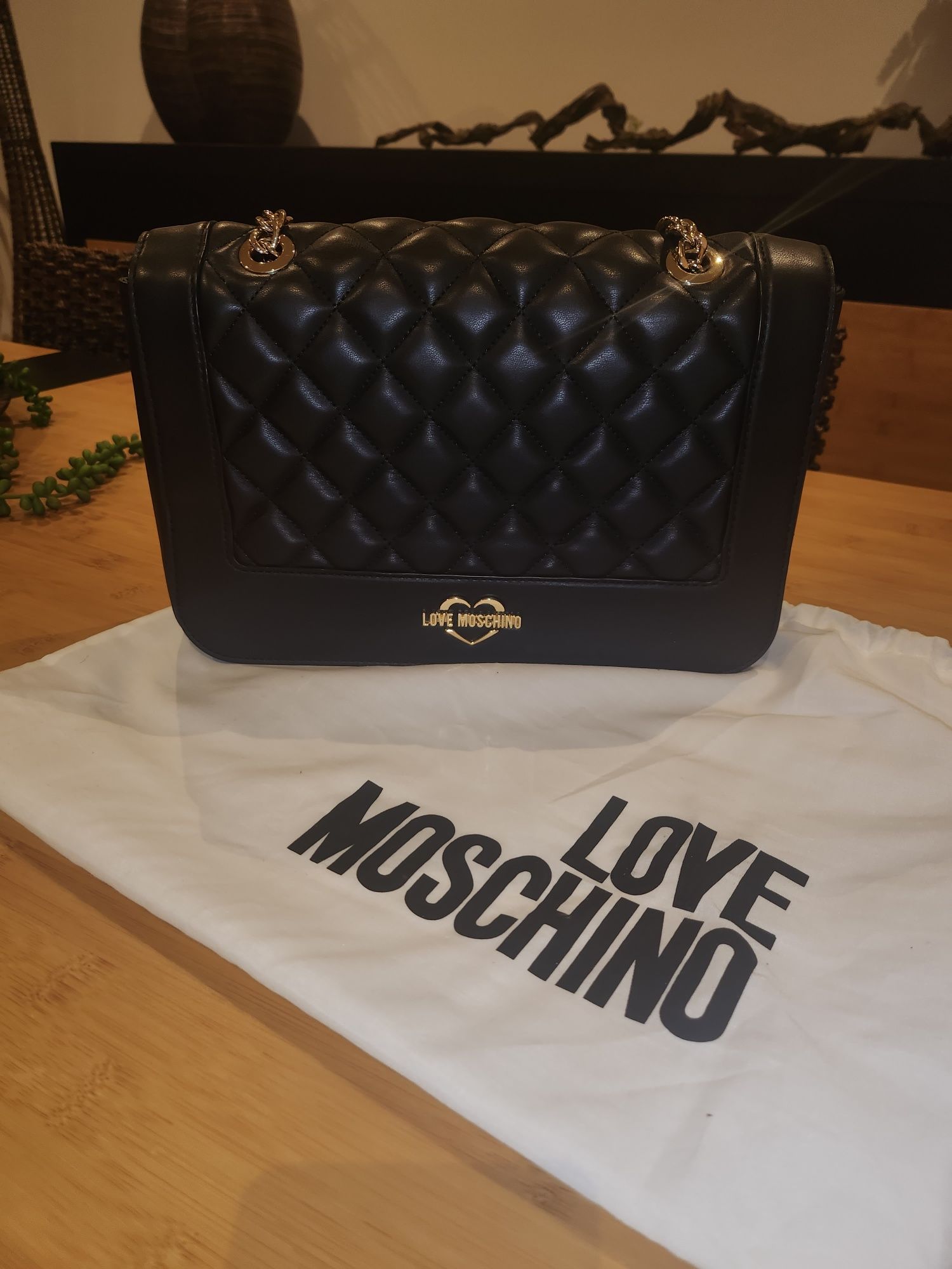 Mala Love Moschino