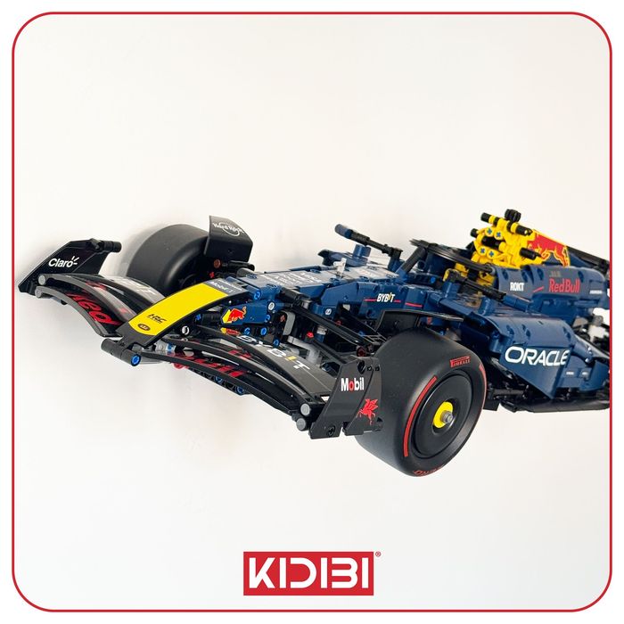 Suporte de Parede Inclinado para LEGO® Red Bull Racing RB20 F1 42206