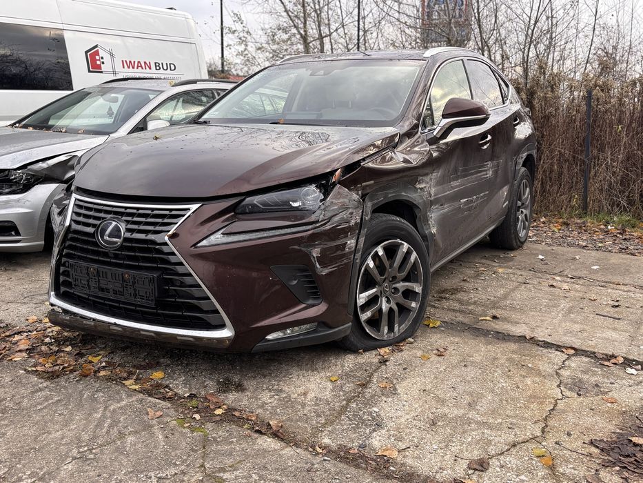 Lexus NX300h uszkodzony