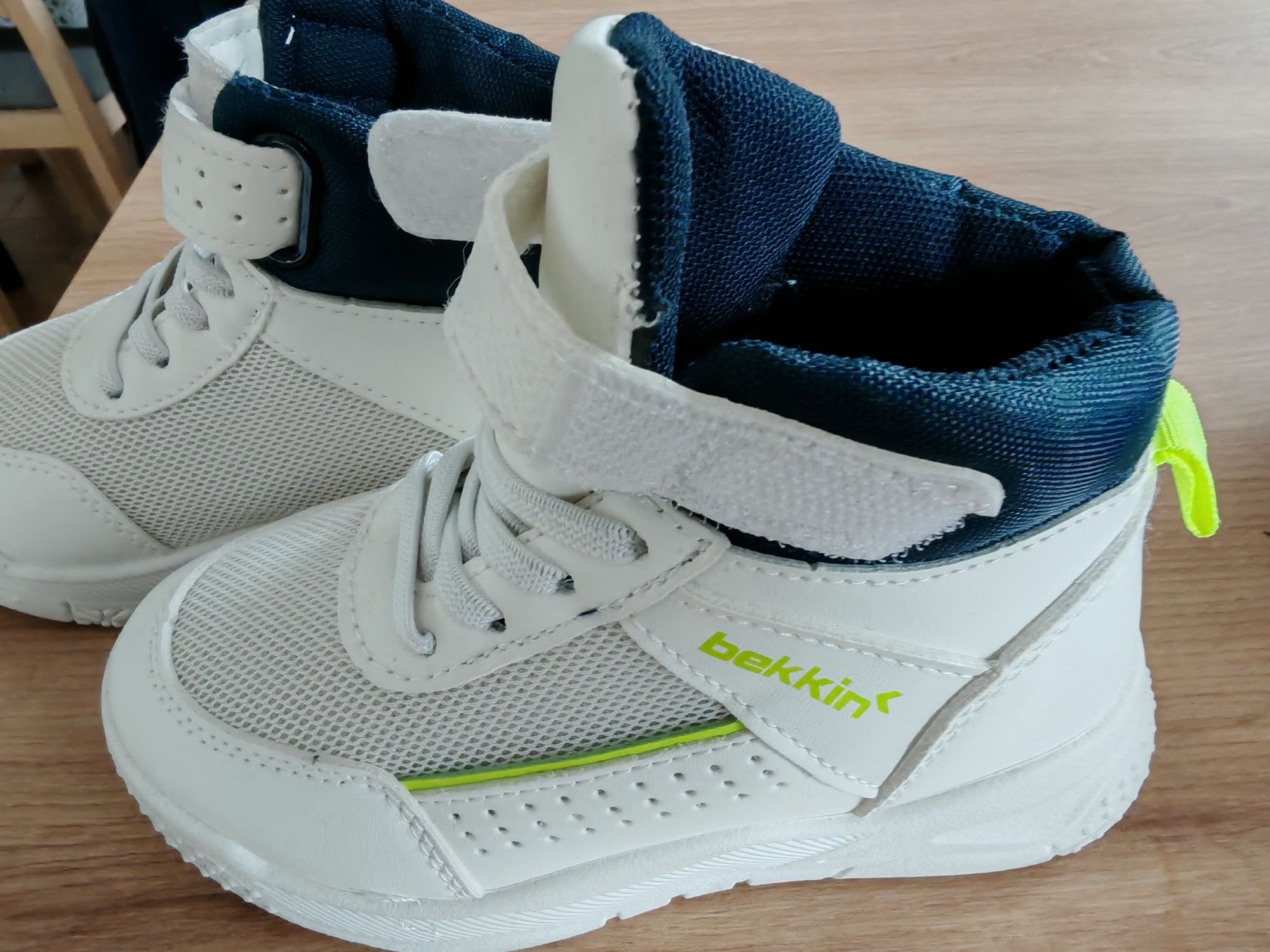 Sprzedam nowe buty dla dziecka rozmiar 27