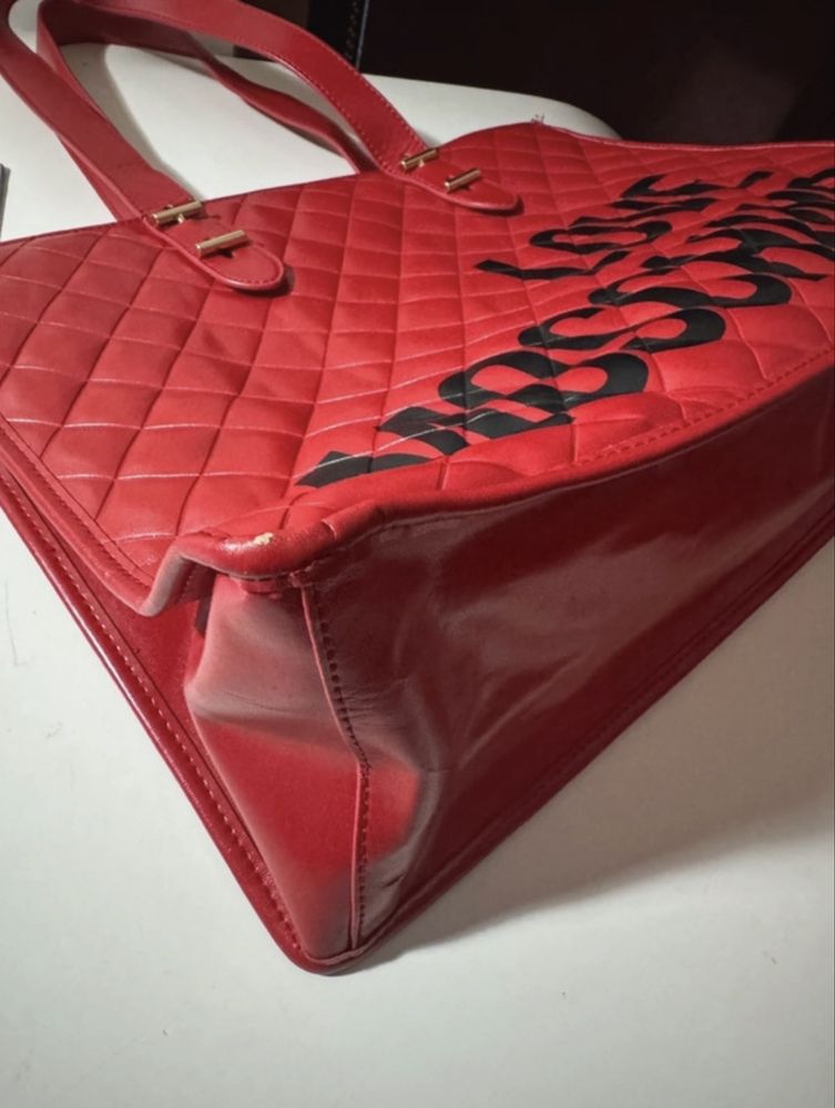 mala Love Moschino