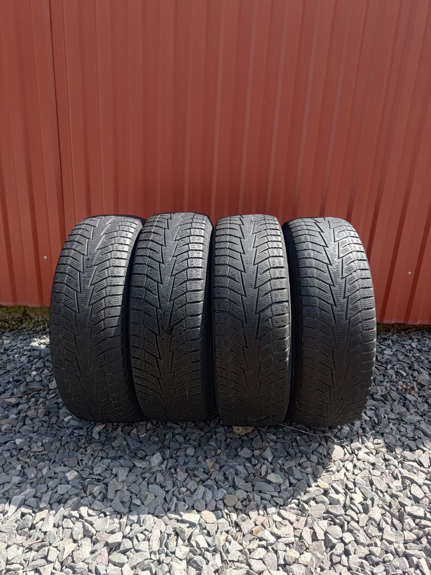 Шини Hankook 185/65R15 92Т комплект [зима)