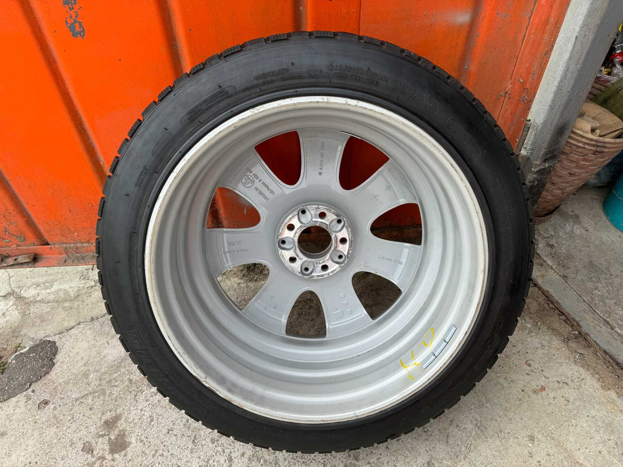 Диски + шини 245/710R490 бронь мерс