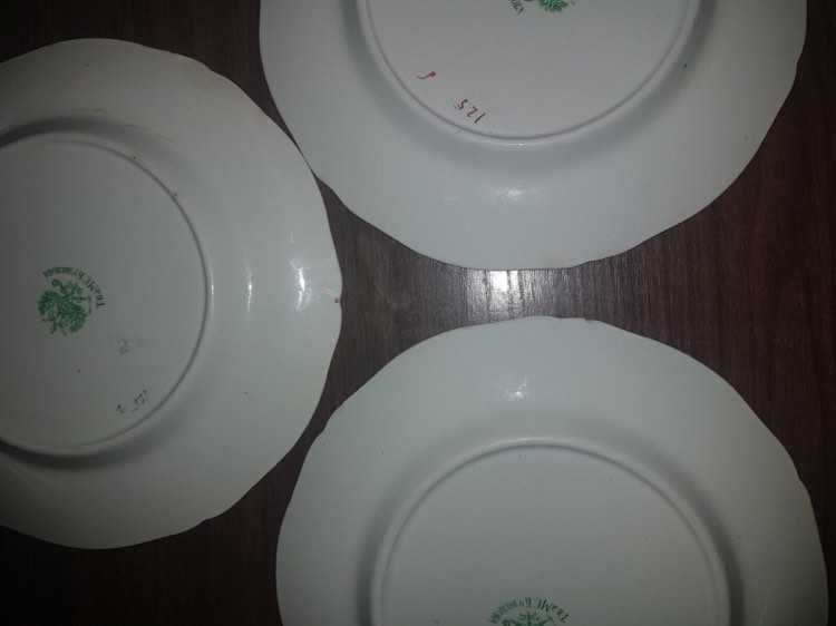 Фарфоровые тарелки  товарищества Кузнецова 19 века