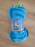 niebieski koc hot wheels