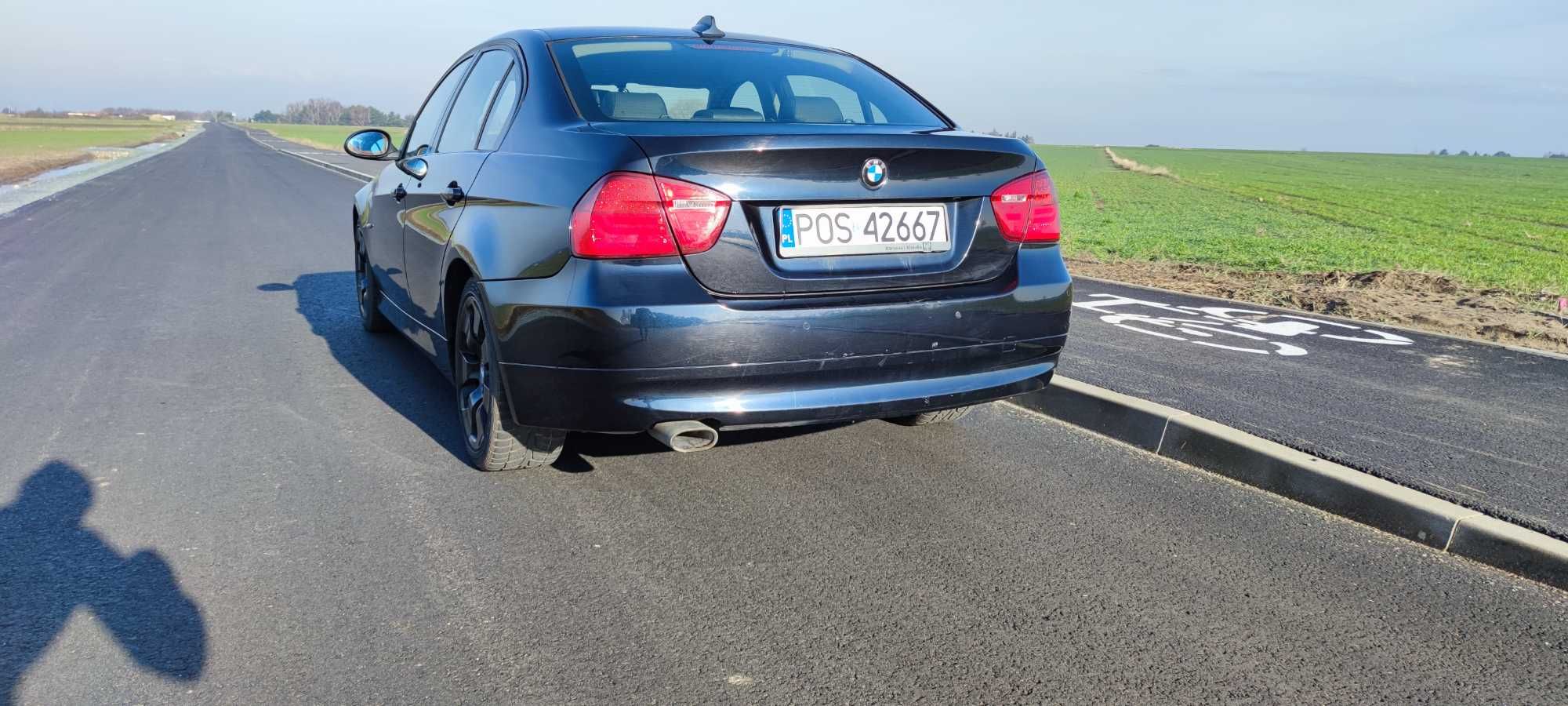 BMW e90 318d sedan, 2 komplety kól, kolor cabonschwarz