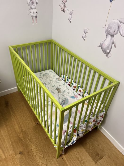 Łóżeczko dziecięce 120 x 60 z materacem 10cm w bardzo dobry stanie