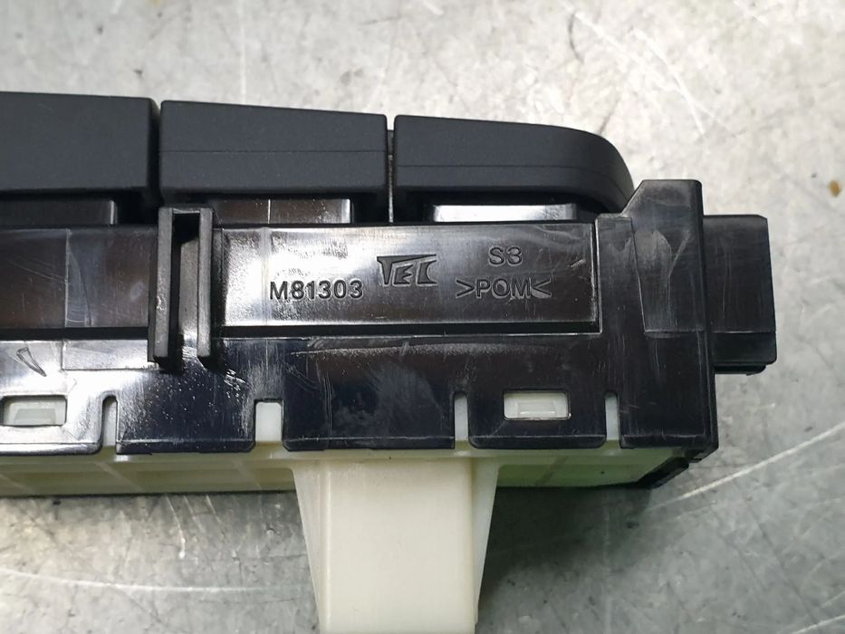 Botão / interruptor "Modo SPORT" TOYOTA Yaris Cross (MXP_)