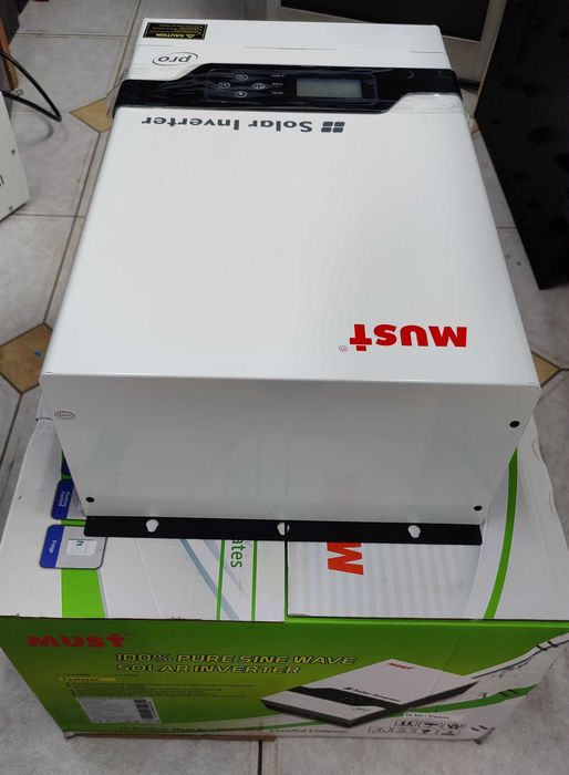 Гібридний сонячний інвертор 5200W 48v  MUST PV18-5248 PRO