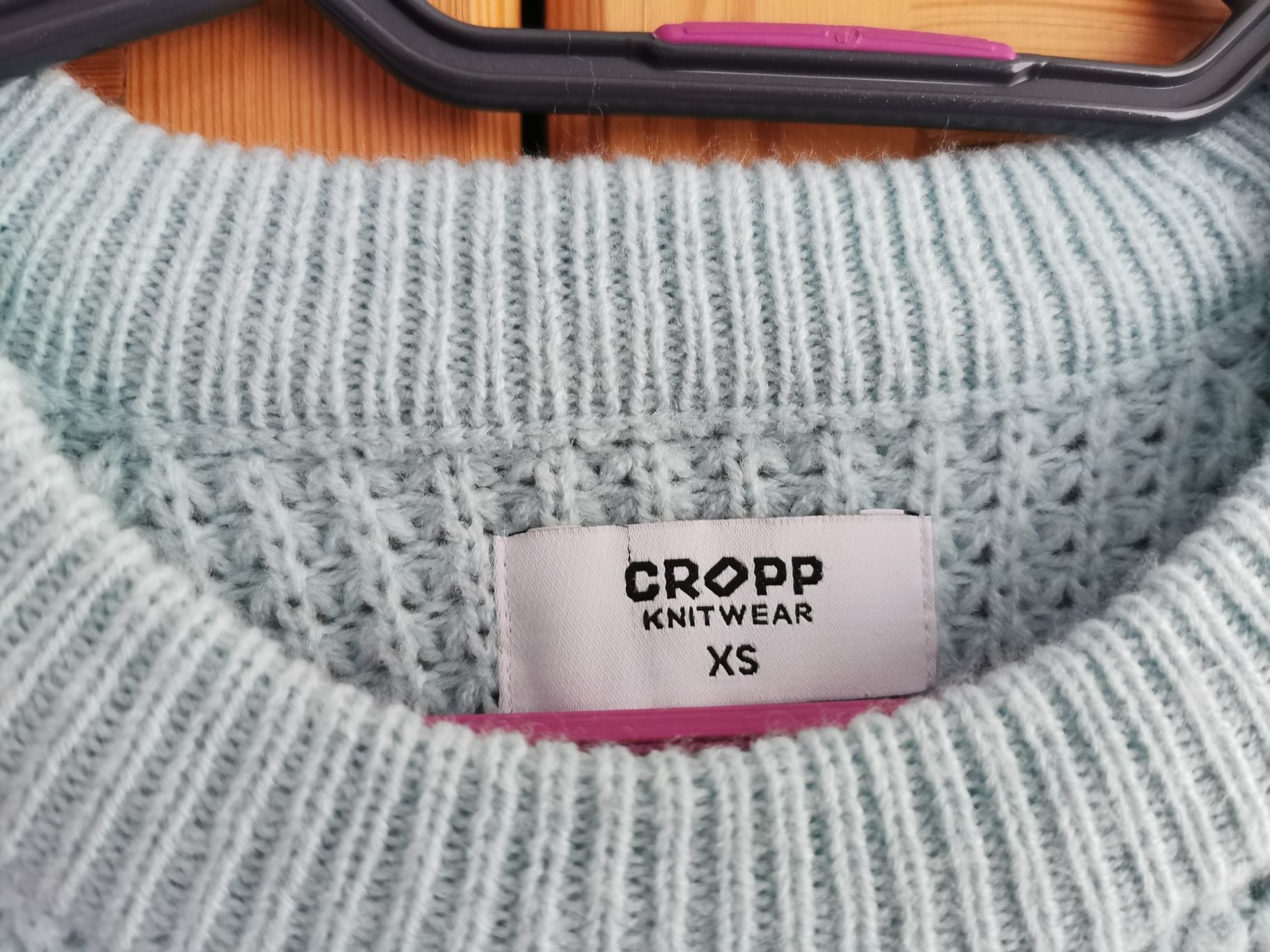Jasnoniebieski Sweter marki Cropp rozmiar XS.