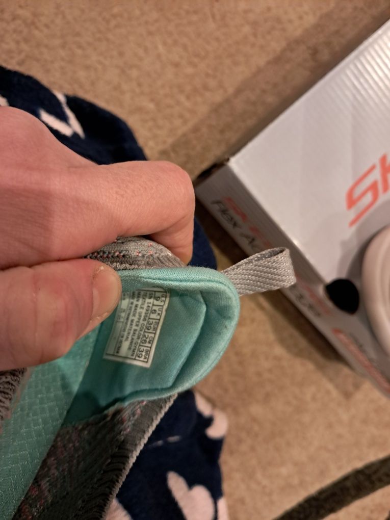 Кроссовки skechers р.39
