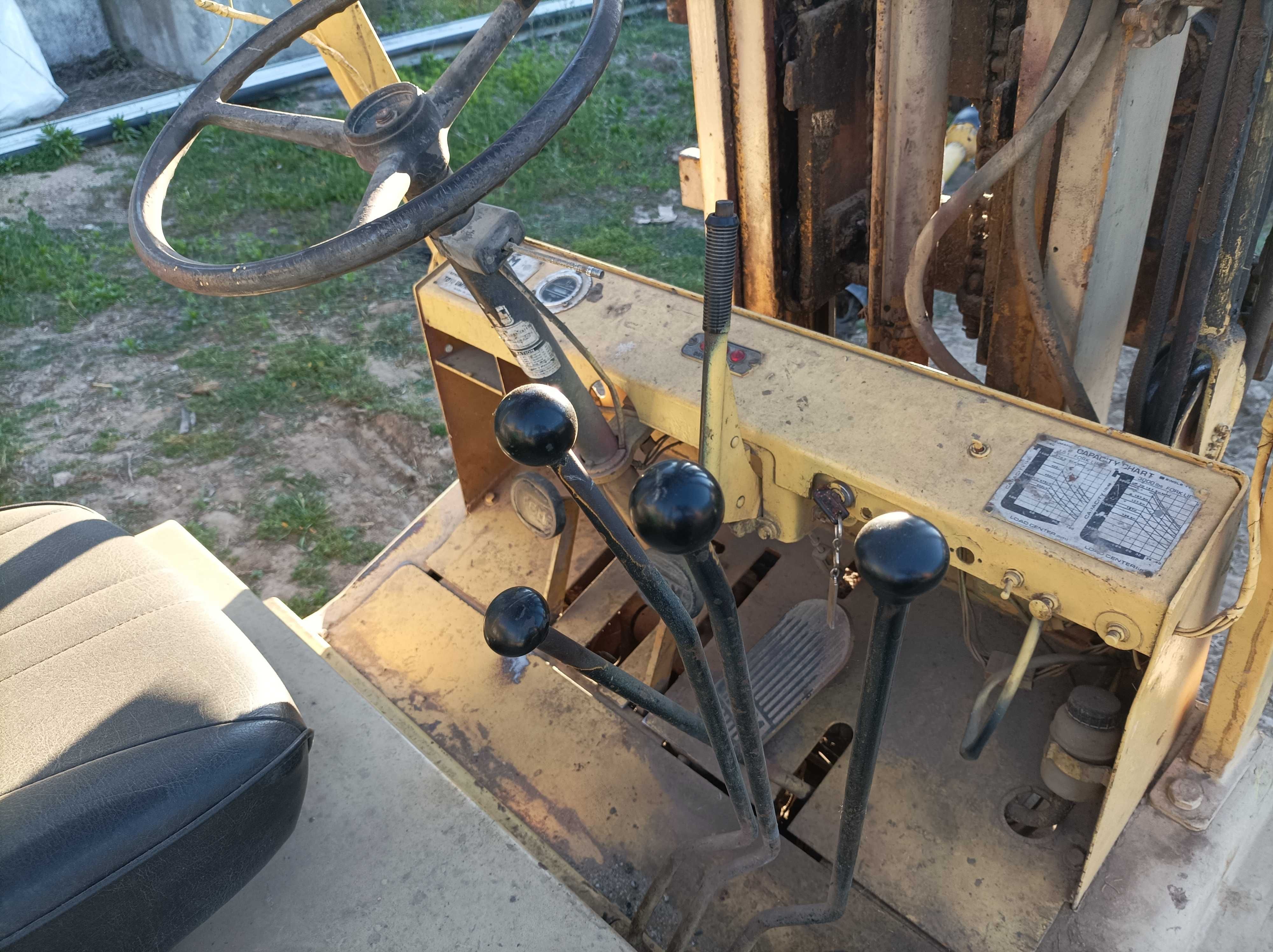 Empilhador TCM 1500 kg