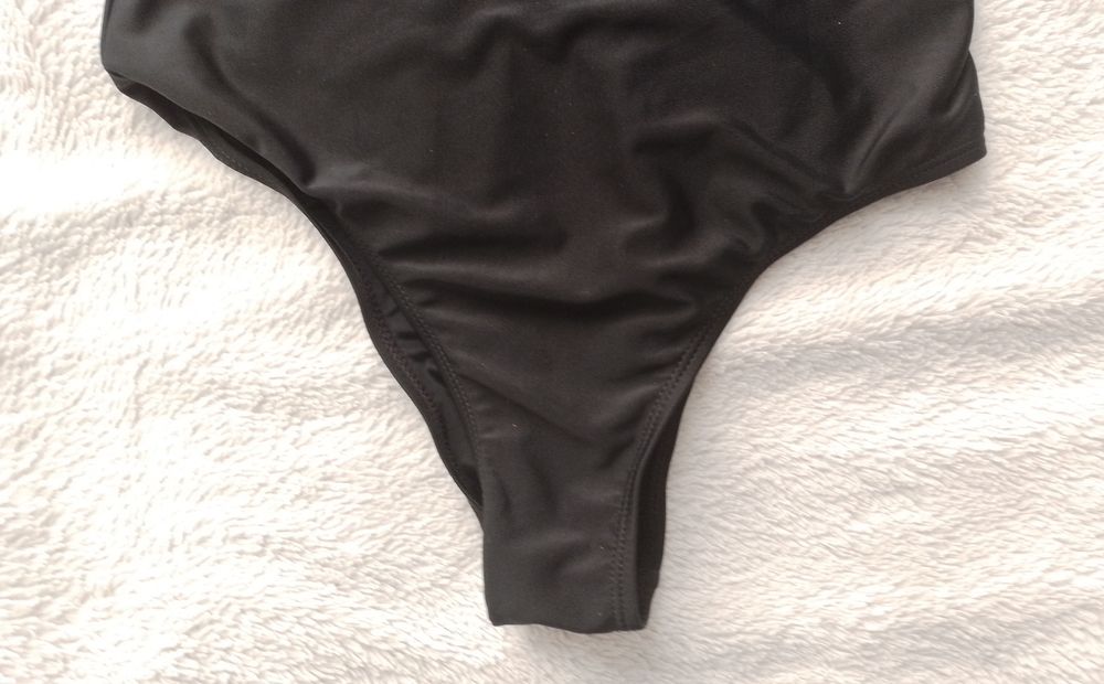 Nowy czarny jednoczęściowy kostium kąpielowy Sinsay rozm.M