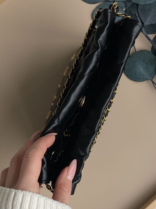 Жіноча сумка Chanel 22 Mini Handbag