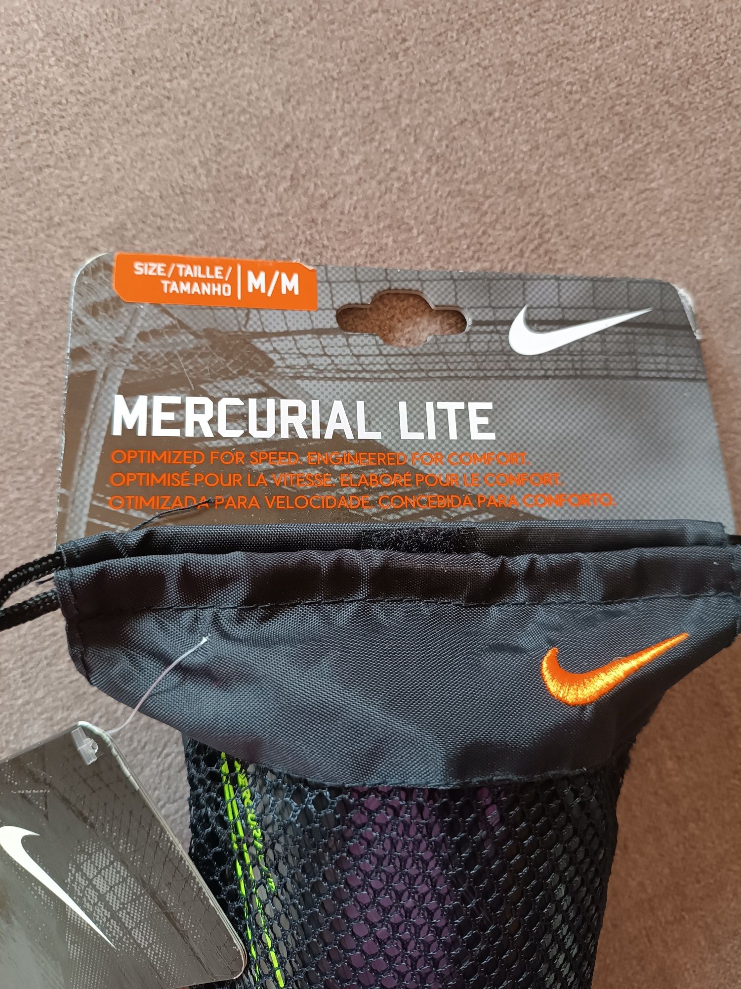 Ochraniacze do gry w piłkę Nike