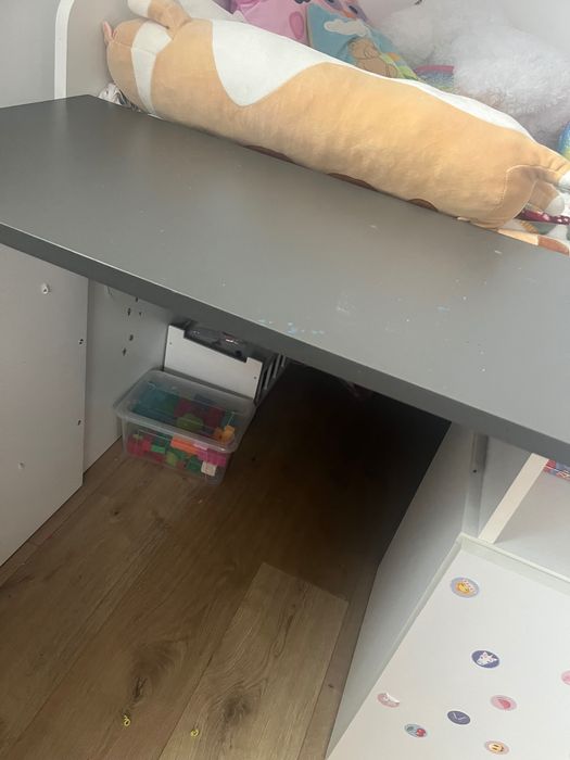 Łóżko dziecięce na podwyzszeniu