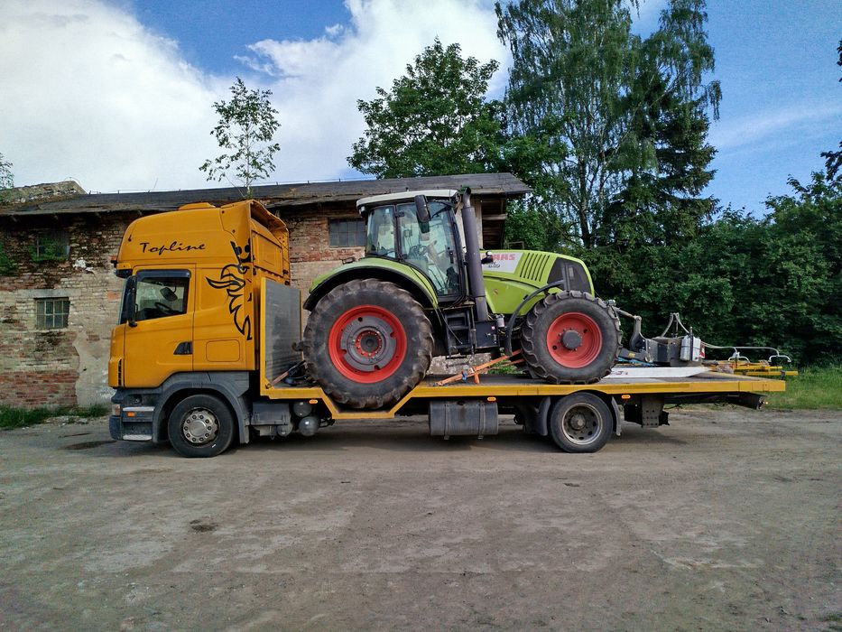 Transport maszyn rolniczych oraz budowlanych słomy i siana nisko podwo