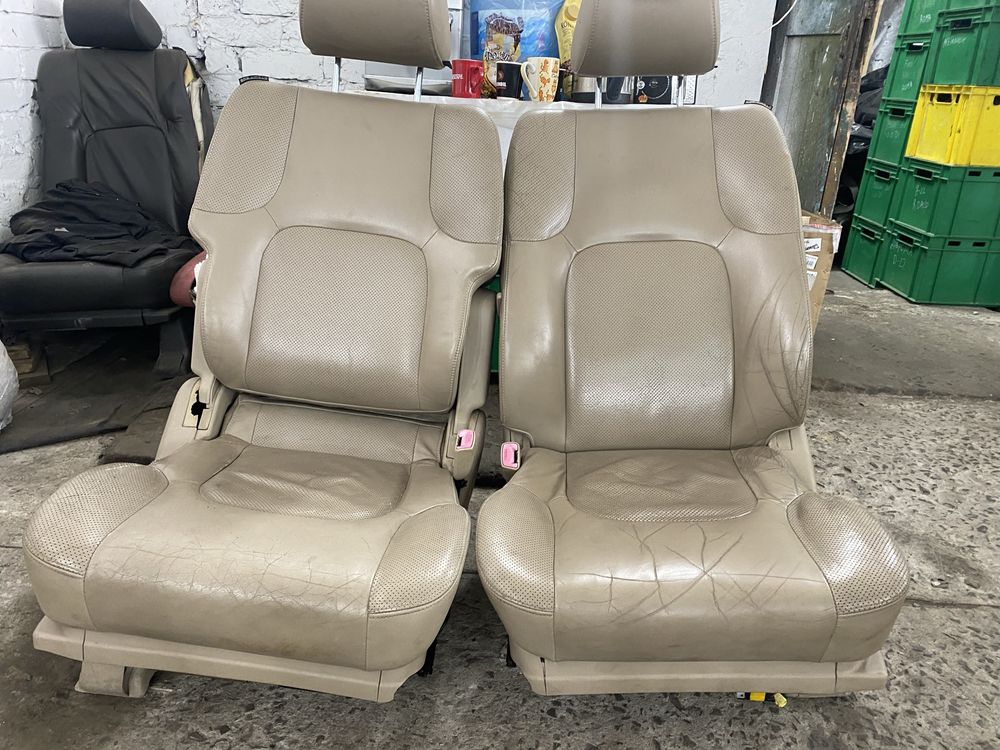 Сидіння, крісла, автосидіння шкіра Nissan Navara D40 Pathfinder R51