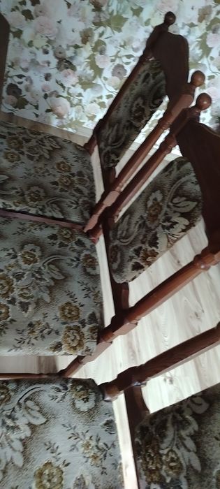 Krzesła drewniane z obiciem 6szt cena za całość