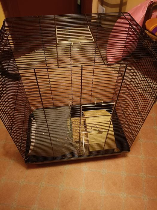 Klatka średniej wielkości