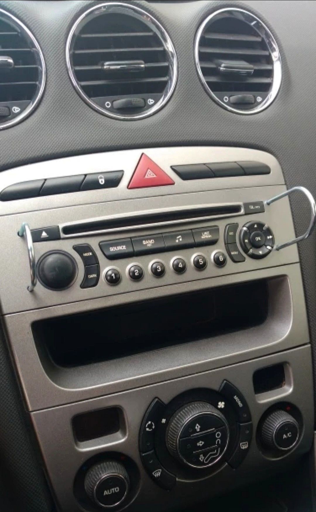 AUX / Bluetooth на Citroen и Peugeot 207 307 308 408 ( Ситроен , Пежо)