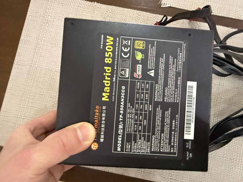 Блок живлення Thermaltake Madrid 850W б/в
