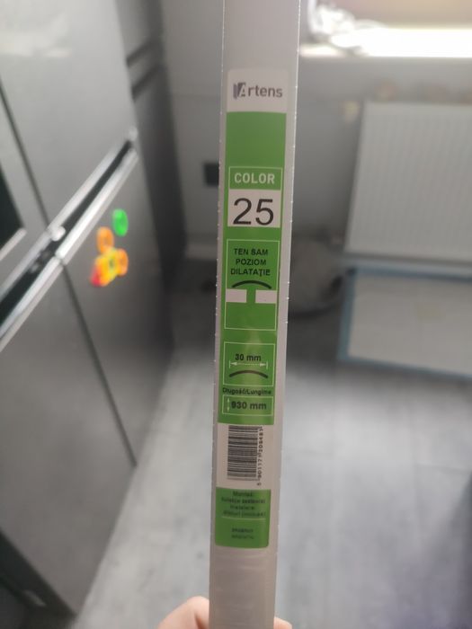 Listwa podłogowa srebrna